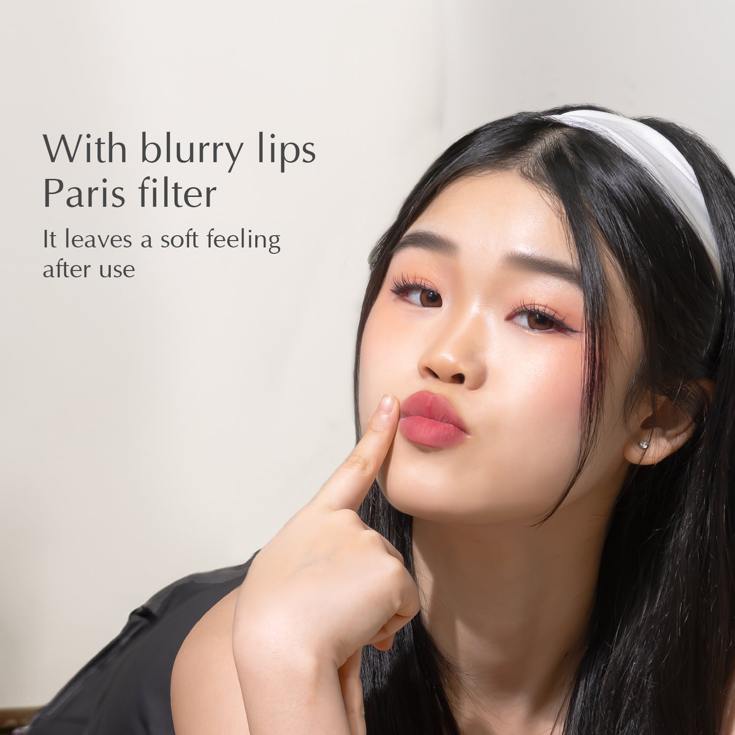 Macaron Lipvelvet Soft Gloss 4.5ml As Soft as Paris Moist Serum Velvet Filter | Transforms dry and chapped lips into healthy, juicy and sexy lips, hydrates dry lips for up to 8 hours non-stop